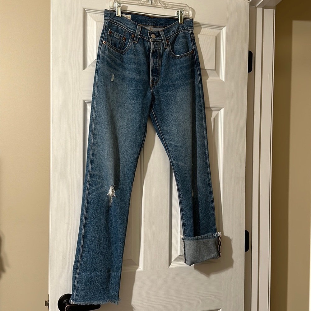 Levi’s 501 straight leg women’s jeans Sz 24x 30